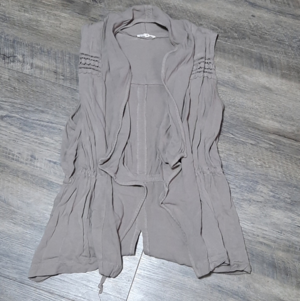 Maurices Waterfall Sleeveless Vest in Taupe size Medium
